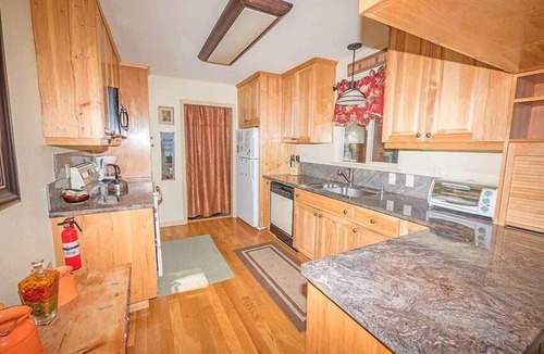 South Lake Tahoe Cabin | Upgraded A Frame-Walk to Heavenly, Private Hot Tub