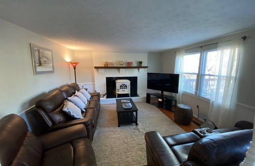 Colesville House | Upgraded, beautiful 4 BD Colonial in Silver Spring home