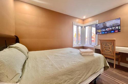 North York House | Upgraded Ensuite Rooms 7-min to Subway Near Downsview Rogers Stadium
