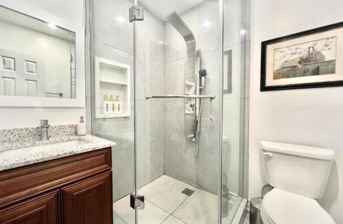 North York House | Upgraded Ensuite Rooms 7-min to Subway Near Downsview Rogers Stadium