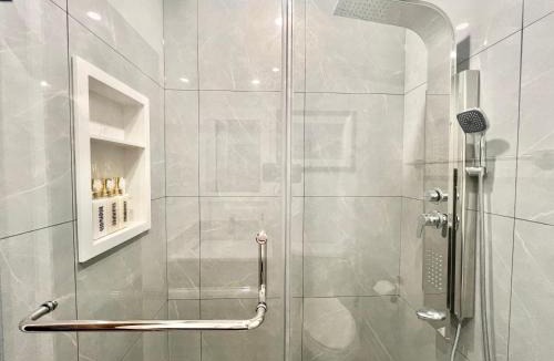 North York House | Upgraded Ensuite Rooms 7-min to Subway Near Downsview Rogers Stadium
