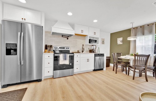 Parker Ridge House | Upgraded Four Bedroom - Palm Wave Stays