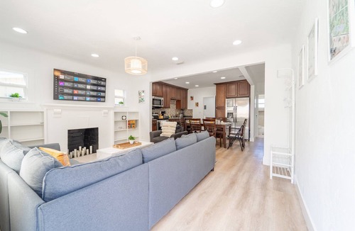 Parker Ridge House | Upgraded Four Bedroom - Palm Wave Stays