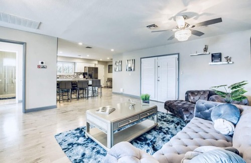 Las Vegas House | Upgraded King Beds Pool BBQ Near Strip