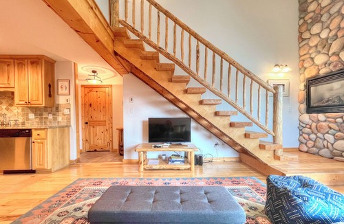 Mount Crested Butte Condo | Upgraded, Slopeside Condo, Walk to the Base Area or Transit Center