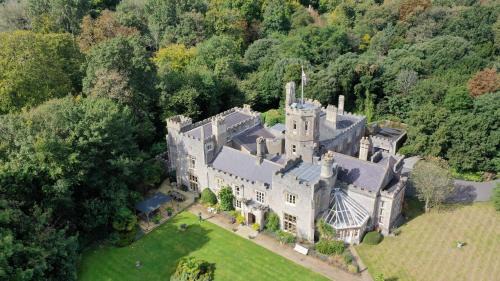 Uphill Bed & Breakfast | Uphill Manor Bed & Breakfast