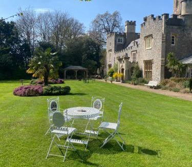 Uphill Bed & Breakfast | Uphill Manor Bed & Breakfast