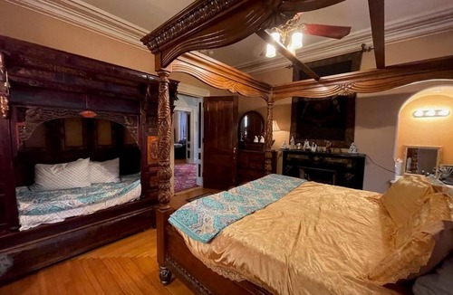 Central Business District Bed & Breakfast | Upjohn House Inn