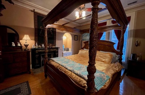 Central Business District Bed & Breakfast | Upjohn House Inn