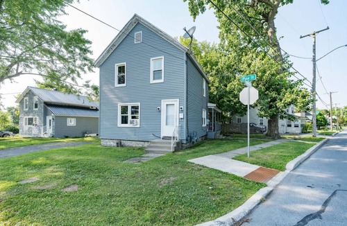 Watertown Apartment | Upper Apartment on Pine Street