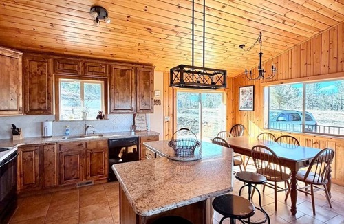 Victor House | *Upper* Aspen Lakehouse Cabin at Skagway Reservoir