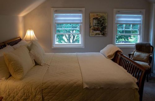 Historic Old Town Bed & Breakfast | Upper Canada Coach House