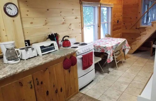 Lincoln Cottage | Upper Cold Stream Pond Retreat