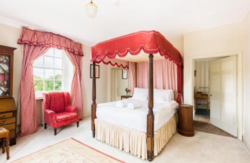 Kemerton Bed & Breakfast | Upper Court