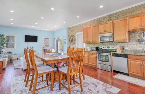 Kelleys Island Apartment | Upper Deck-Downtown, Walk to Everything, Sleeps 10