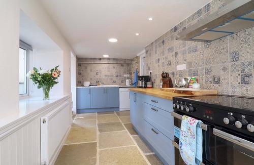 Welshpool Cottage | UPPER DOLARDDYN, pet friendly, with open fire in Castle Caereinion