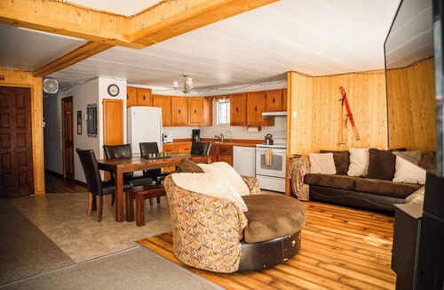 Barraute House | Upper Floor - Mont-Video