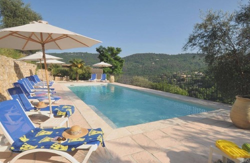 Le Bar-sur-Loup Apartment | Upper Garden Apartment with *Large Heated Pool*