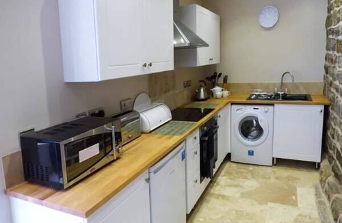 Cauldon Low Cottage | UPPER GREENHILLS FARM, family friendly, with a garden in Ipstones