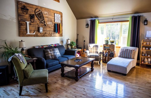 Cormack Bed & Breakfast | Upper Humber Settlement A FarmStay BNB