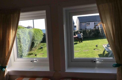 Port Ellen House | Upper Imeraval Cottage Sleeps 6 Pet-Friendly