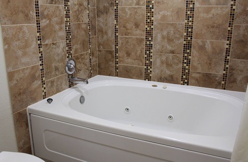 Upper Lake Hotel | Upper Lake Inn and Suites