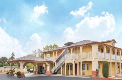 Upper Lake Hotel | Upper Lake Inn & Suites