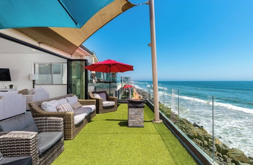 South Oceanside Condo | Upper Level Luxury Oceanfront Condo with a Spa P809-5