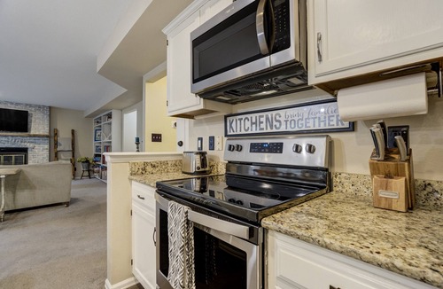 Northwest Colorado Springs House | Upper Level | Mountain-View Retreat