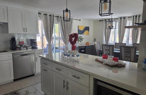 Norwood House | Upper-Level Oasis- Ideal for 2026 World Cup visitors