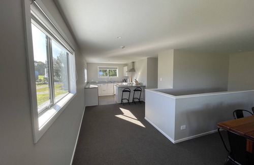 Methven Ski Chalet | Upper Lodge (6 Bed) Pudding Hill