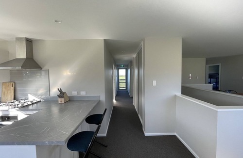 Methven Ski Chalet | Upper Lodge (6 Bed) Pudding Hill