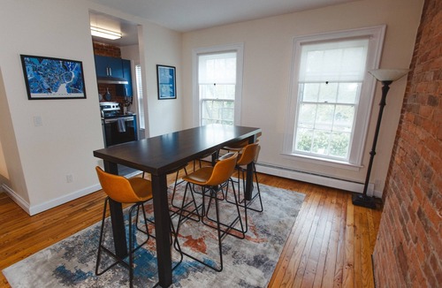 Mill River Apartment | Upper Maisonette, Court Street