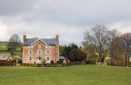 Titley Cottage | Upper Mowley - a spacious farmhouse sleeping sixteen guests