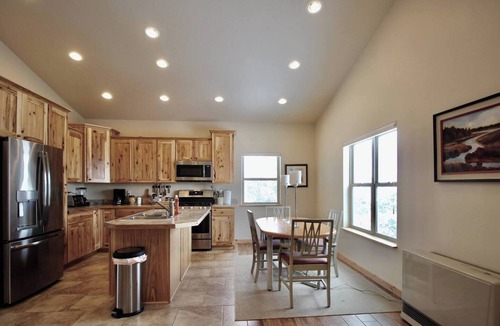 Whitehall House | Upper Ranch - 100 Acre Mountain Views