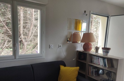Toulouse South-East Apartment | UPPER RANGUEIL STUDIO WITH TERRACE