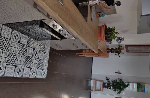 Toulouse South-East Apartment | UPPER RANGUEIL STUDIO WITH TERRACE