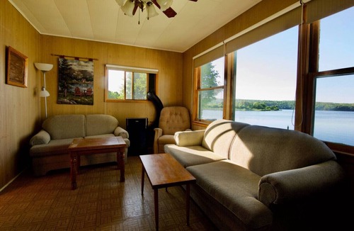 Rideau Lakes Cottage | Upper Rideau Resorts Waterfront Cabin #3