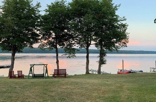 Rideau Lakes Cabin | Upper Rideau Resorts waterfront cabin#6