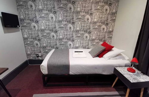 Brighton Hotel | Upper Rock 2 - single room en-suite