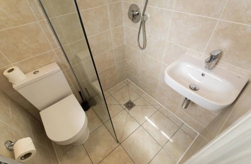 Brighton Hotel | Upper Rock 2 - single room en-suite