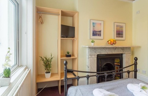Kemptown Hotel | Upper Rock 3 - double room en-suite