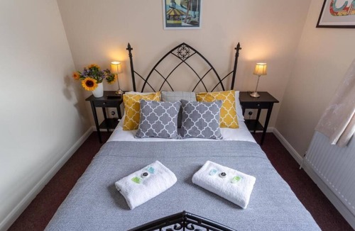 Kemptown Hotel | Upper Rock 8 - double room en-suite