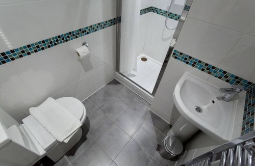 Kemptown Hotel | Upper Rock 8 - double room en-suite