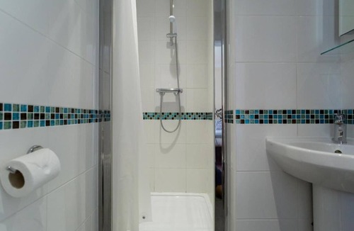 Kemptown Hotel | Upper Rock 8 - double room en-suite