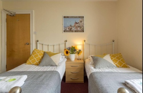 Kemptown Hotel | Upper Rock 9 - double room en-suite