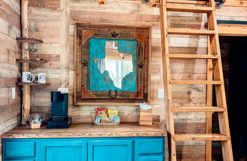 Valley View Cabin | Upper Room - Come explore the wild wonders of Oak Meadow Ranch