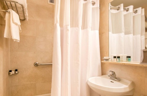 Central Park West Hotel | Upper West Side Apartment | Steps from Hudson River & Central Park