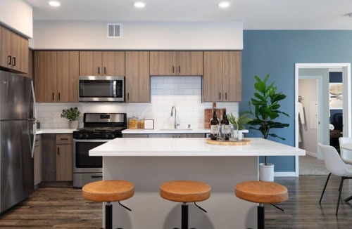 Sunnyvale Condo | Upscale 1BR Condo w Fireplace at Murphy Station