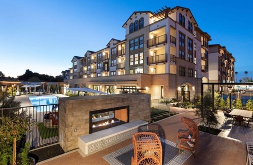 Sunnyvale Condo | Upscale 1BR Condo w Fireplace at Murphy Station